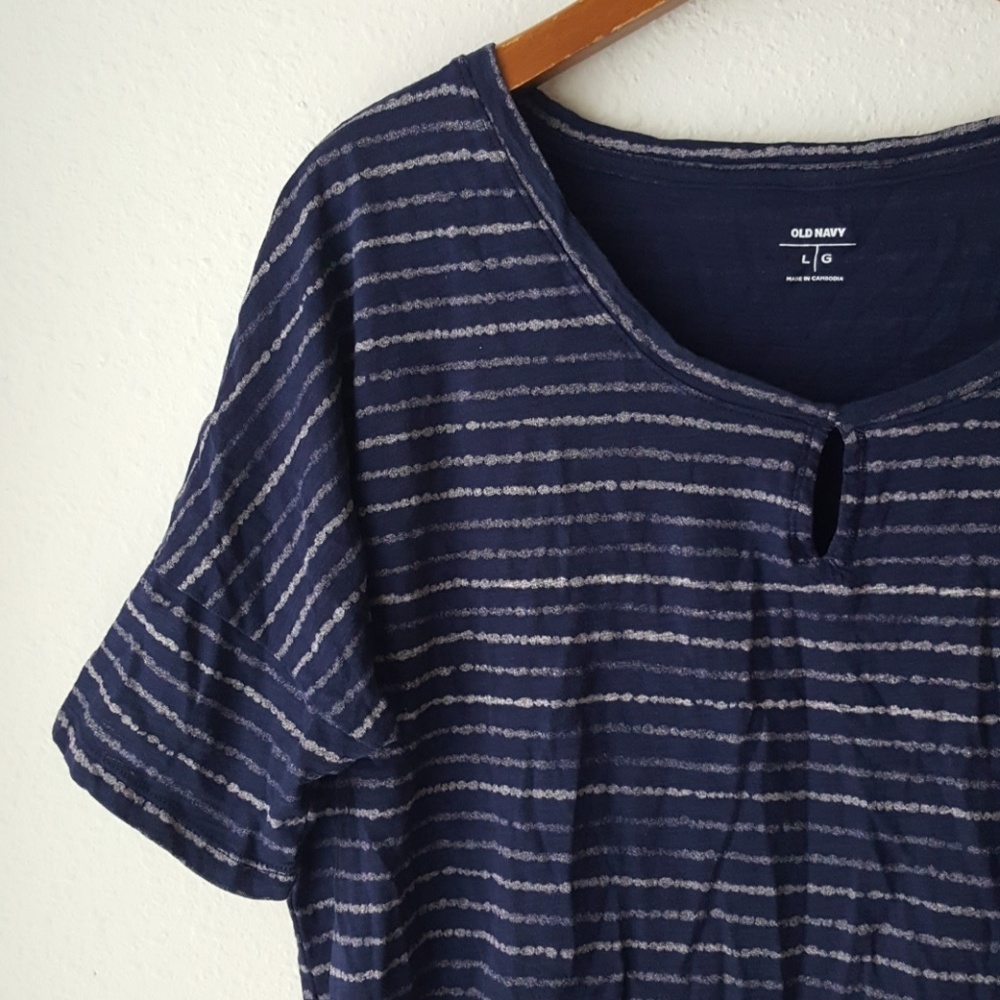 🌿 Old Navy Striped Tee